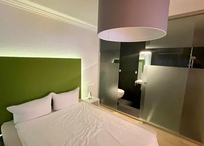 Smart&beautiful Deluxe Hotel *