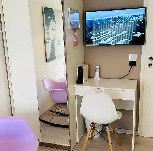 Smart&beautiful Deluxe Hotel *